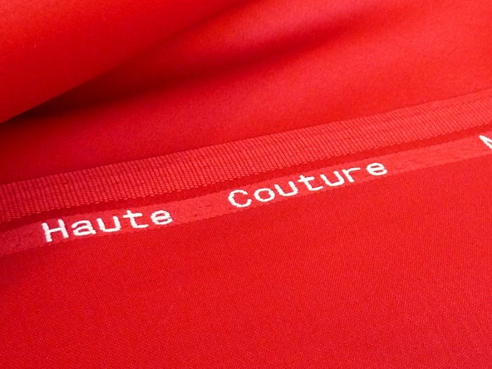 Tissu pure laine Haute-Couture rouge