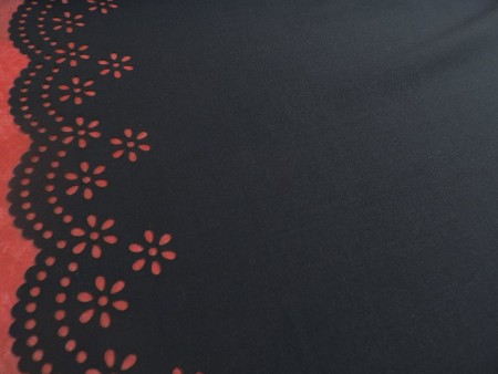Tissu lainage découpé au laser gris acier