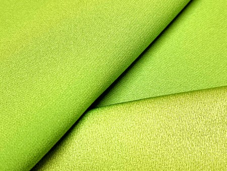 Tissu crêpe satin vert chartreuse