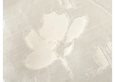 Tissu damassé de fleurs blanc cassé