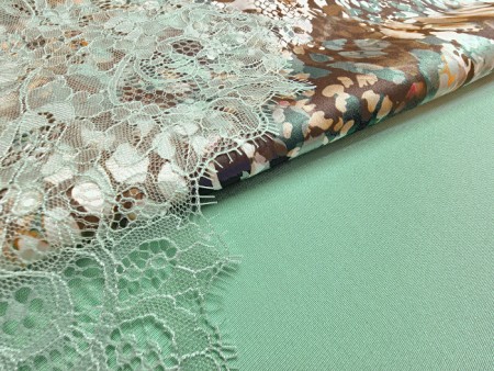 Tissu charmeuse vert d'eau