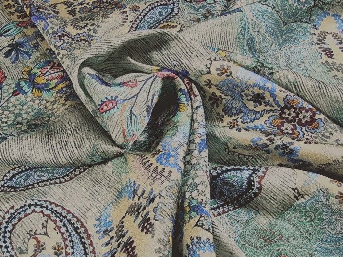 Tissu viscose imprimée bleue