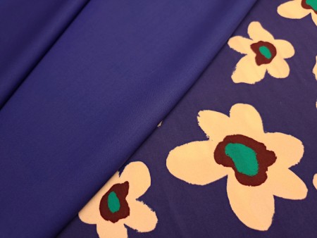 Tissu satin viscose imprimé bleu