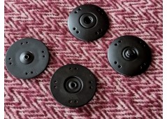 Grand bouton pression noir