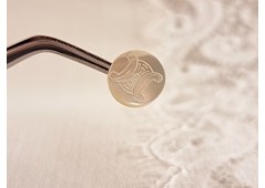 Bouton en nacre gravé
