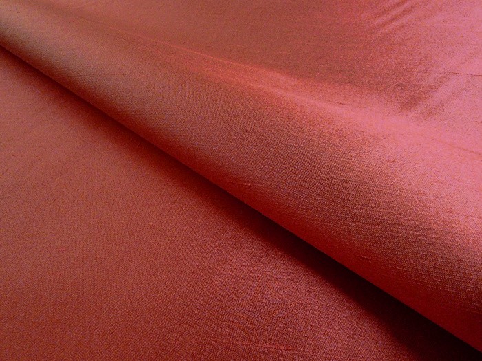 Tissu soie tussor rouge changeant