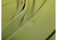 Tissu crêpe satin vert mousse