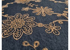 Tissu jean brodé