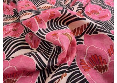 Tissu serge flammée à motifs fleuris stylisés