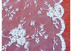 Tissu dentelle fine blanche