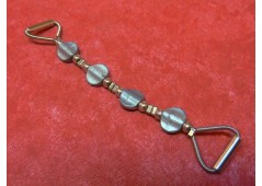 Accessoire de bretelle gris métallique